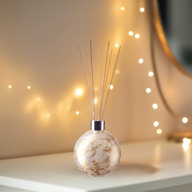 Mouth Blown Glass Sphere Reed Diffuser: Champagne White Colour Wedding Gift Anniversary - 图片 2